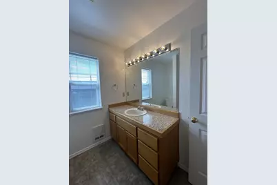 2211 SW Quartz Avenue, Redmond, OR 97756 - Photo 8