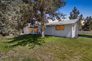 63929 Sunset Dr, Bend, OR 97703 - Photo 4