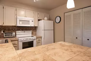 827 E Desperado Trail, Sisters, OR 97759 - Photo 10