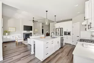3031 NE Moreno Pl, Bend, OR 97701 - Photo 10