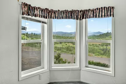 1374 W Linn Road, Eagle Point, OR 97524 - Photo 32