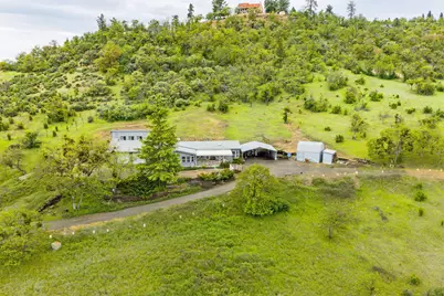 1374 W Linn Road, Eagle Point, OR 97524 - Photo 8