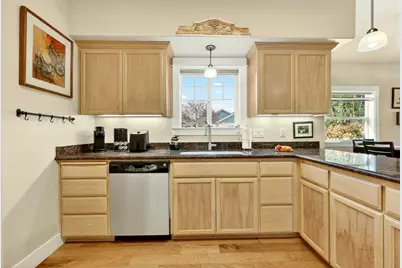1099 N Haskell Street, Central Point, OR 97502 - Photo 4