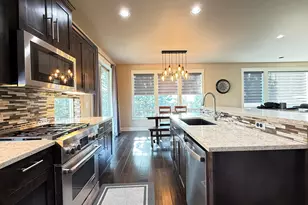 61072 Manhae Loop, Bend, OR 97702 - Photo 6