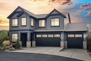 61072 Manhae Loop, Bend, OR 97702 - Photo 2