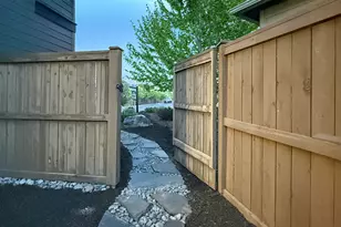 61072 Manhae Loop, Bend, OR 97702 - Photo 40