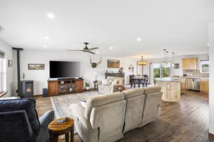 11417 SE Lazy Back Ln, Prineville, OR 97754 - Photo 4