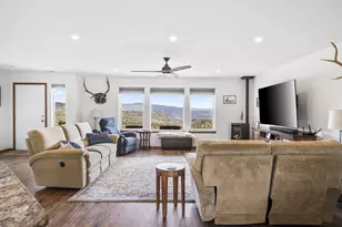 11417 SE Lazy Back Ln, Prineville, OR 97754 - Photo 6