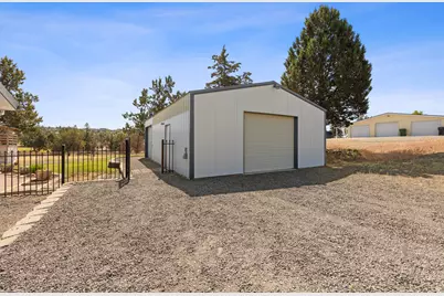 605 SE Kinkade Road, Madras, OR 97741 - Photo 34