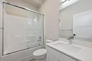 20518 NE Empire Ave, Bend, OR 97701 - Photo 12