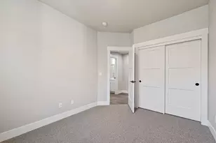 20518 NE Empire Ave, Bend, OR 97701 - Photo 10
