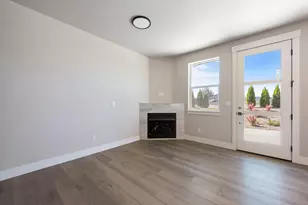 20518 NE Empire Ave, Bend, OR 97701 - Photo 2