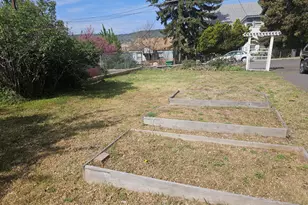 133 Hillside Ave, Klamath Falls, OR 97601 - Photo 4