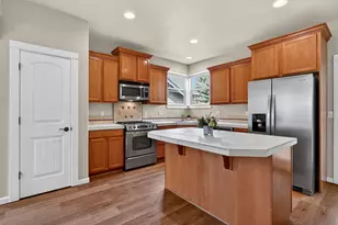 2716 NE Rosemary Dr, Bend, OR 97701 - Photo 4