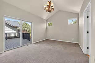 2716 NE Rosemary Dr, Bend, OR 97701 - Photo 10