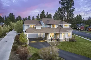 19527 Mirror Lake Pl, Bend, OR 97702 - Photo 2
