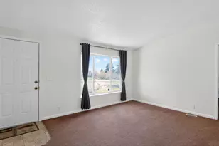 2586 Meadowview Dr, Chiloquin, OR 97624 - Photo 6