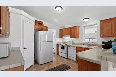 2586 Meadow View Drive, Chiloquin, OR 97624 - Photo 8