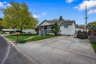 683 NW 5th St, Prineville, OR 97754 - Photo 8