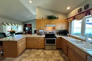 9227 St Andrews Cir, Klamath Falls, OR 97603 - Photo 12