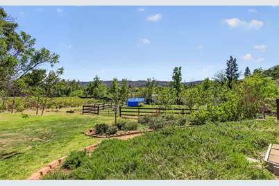 670 Old Stage Road, Central Point, OR 97502 - Photo 48