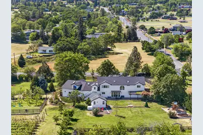 670 Old Stage Road, Central Point, OR 97502 - Photo 58