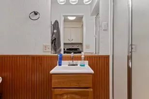 1320 NW Prospect Ave, Grants Pass, OR 97526 - Photo 16