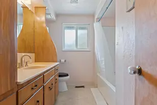 1320 NW Prospect Ave, Grants Pass, OR 97526 - Photo 14