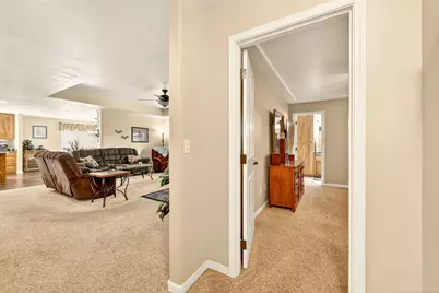 921 Birmingham Street, Medford, OR 97501 - Photo 40