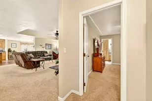 921 Birmingham St, Medford, OR 97501 - Photo 40