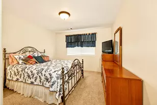 921 Birmingham St, Medford, OR 97501 - Photo 36