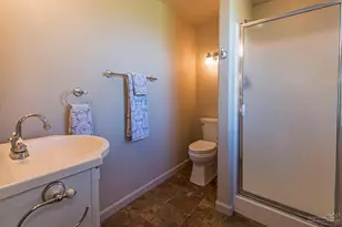 22520 Carolyn Ct, Bend, OR 97701 - Photo 10