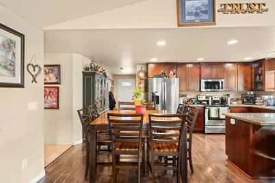 944 Stonewater Drive, Eagle Point, OR 97524 - Photo 10