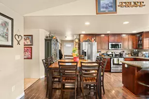 944 Stonewater Dr, Eagle Point, OR 97524 - Photo 10