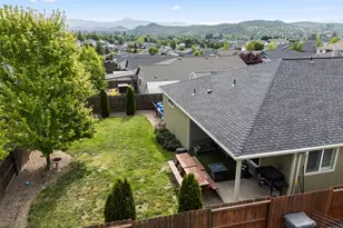 944 Stonewater Dr, Eagle Point, OR 97524 - Photo 40