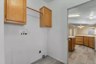 397 SE 6th St, Madras, OR 97741 - Photo 8