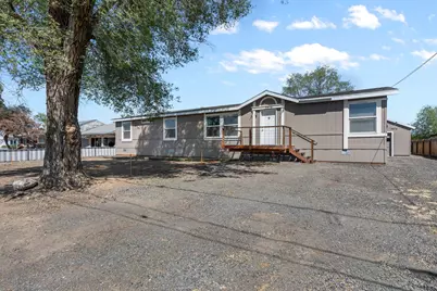 397 SE 6th Street # A, Madras, OR 97741 - Photo 2