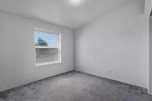 397 SE 6th St, Madras, OR 97741 - Photo 12