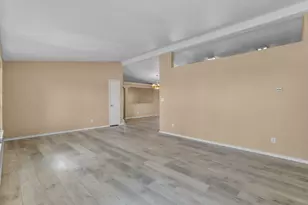 397 SE 6th St, Madras, OR 97741 - Photo 4