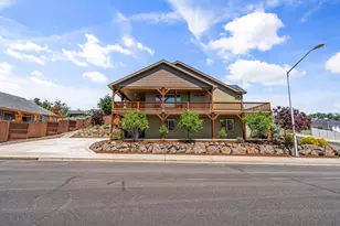 22 Terra Linda Ct, Eagle Point, OR 97524 - Photo 1