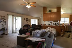 17 Blue Heron Ct, Eagle Point, OR 97524 - Photo 2