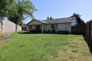 17 Blue Heron Ct, Eagle Point, OR 97524 - Photo 12