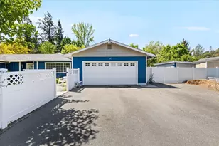 975 Fruitdale, Grants Pass, OR 97527 - Photo 2