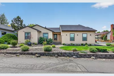 2458 Republic Way, Medford, OR 97504 - Photo 2