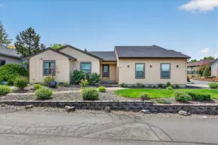 2458 Republic Way, Medford, OR 97504 - Photo 2