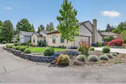 2458 Republic Way, Medford, OR 97504 - Photo 1