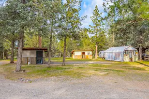 69252 Lake Dr, Sisters, OR 97759 - Photo 32