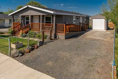 472 SE 7th Street, Madras, OR 97741 - Photo 2