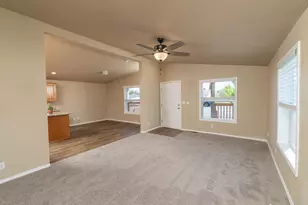 472 SE 7th St, Madras, OR 97741 - Photo 4