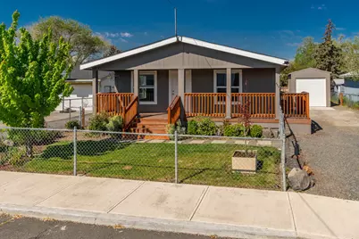 472 SE 7th Street, Madras, OR 97741 - Photo 1